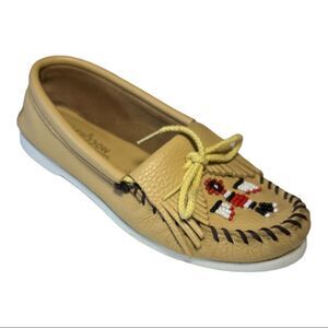 MINNETONKA Women’s Thunderbird Boat Moccasin Shoes Tan Size 7.5